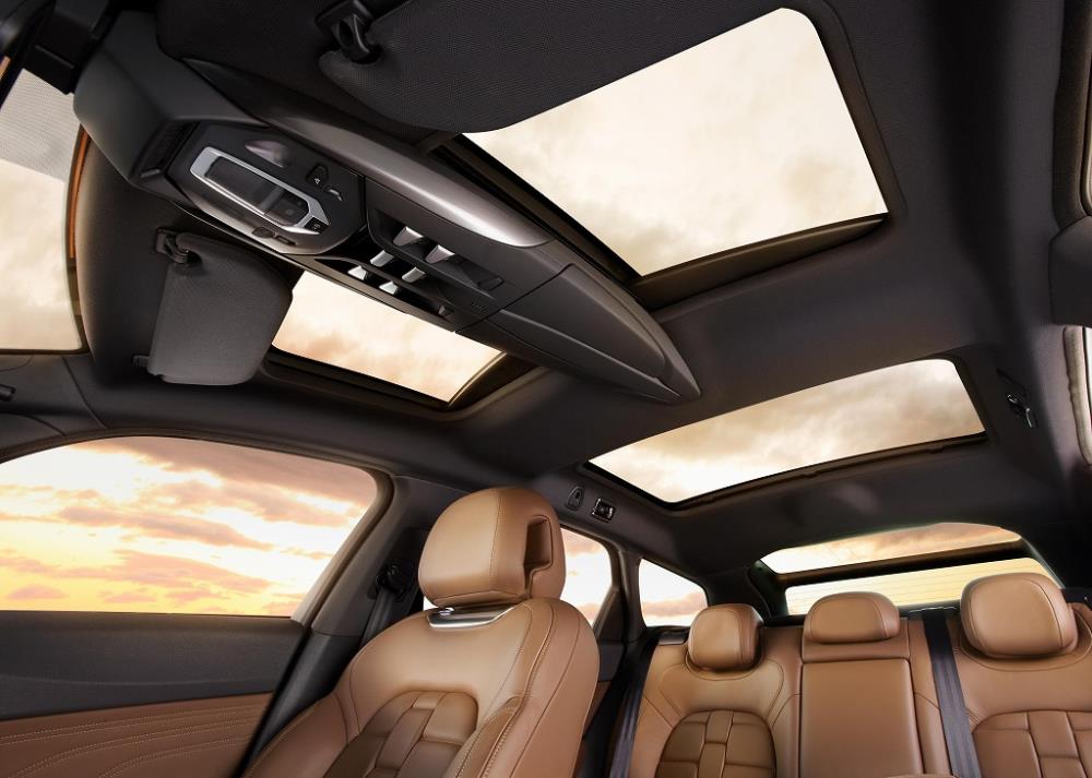 170110_DS5_interior_01.jpg