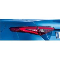 GIULIA_3GRADE_p46_3_HD.jpg