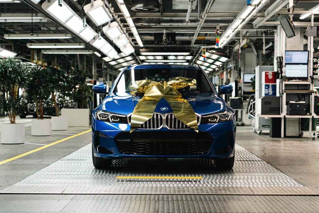 3-Millionen-BMW-BEV-PHEV-xEV-Jubilaeum-Werk-Muenchen-330e-Touring-G21-LCI-05-1024x683.jpg